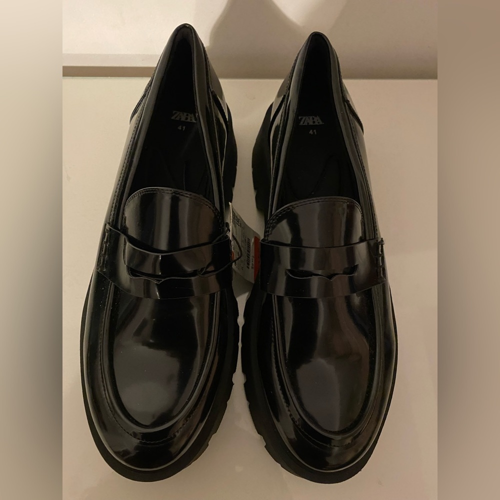 Zara Women’s Black Loafers